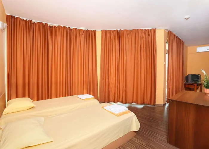 La Piazza Family 2* Slantschew brjag