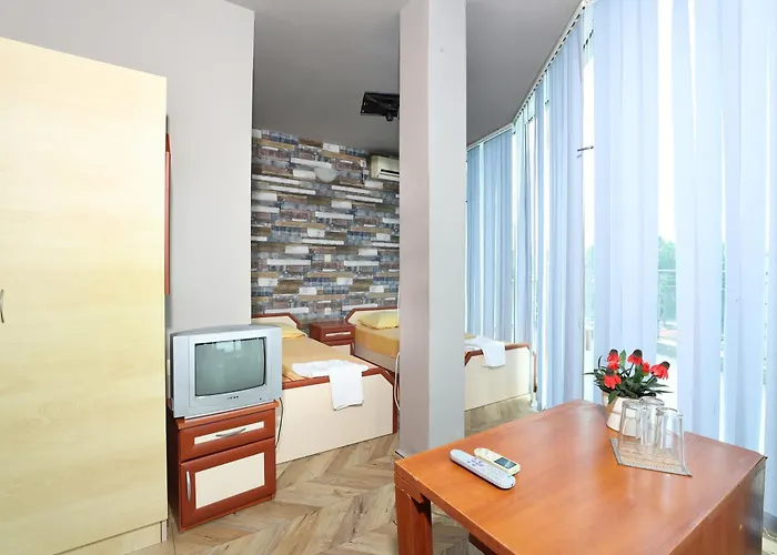 La Piazza Family 2* Slantschew brjag