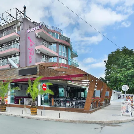 La Piazza Family Szálloda Napospart