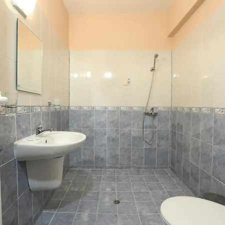 La Piazza Family ساني بيتش