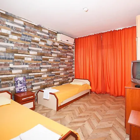 La Piazza Family فندق