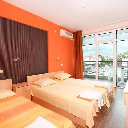 La Piazza Family ساني بيتش