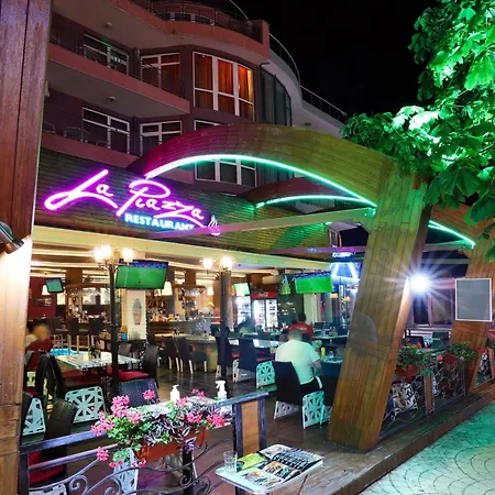 Hotel La Piazza Family