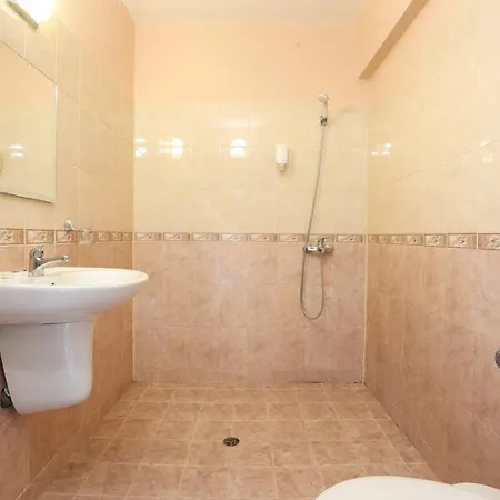 La Piazza Family Otel 2*